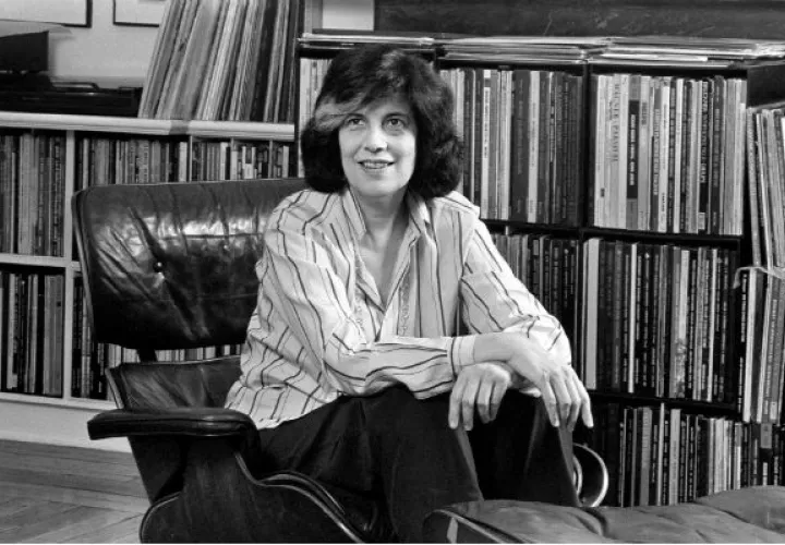 Vida y obra de Susan Sontag coincidieron con algunos sucesos importantes del siglo 20. La escritora en 1989. Foto/ Eddie Hausner/The New York Times.