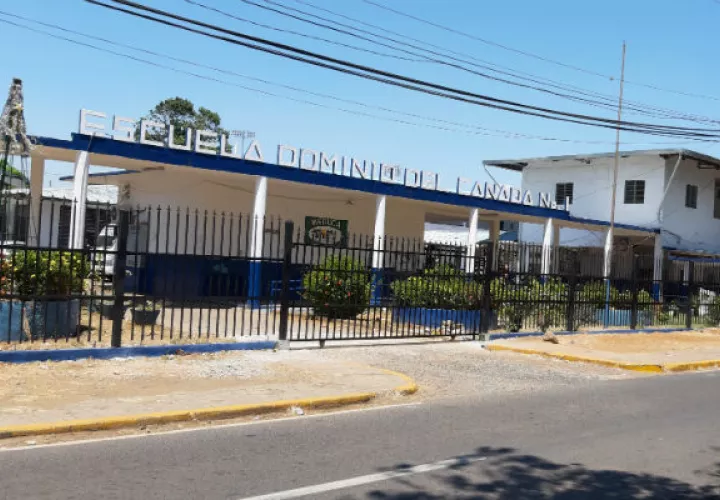 Los padres del niño denunciaron que fue abofeteado por una docente de este plantel. Foto: Melquíades Vásquez. 