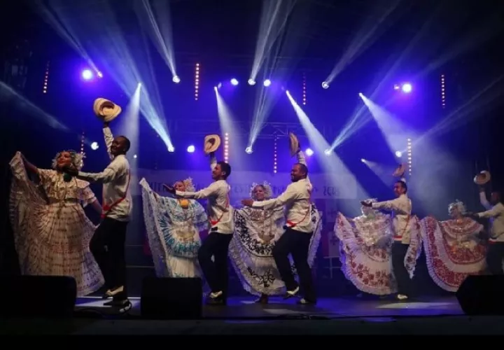 El Gran Ballet Folklórico Panamá Fuerte Raza en escena.  Foto: Instagram
