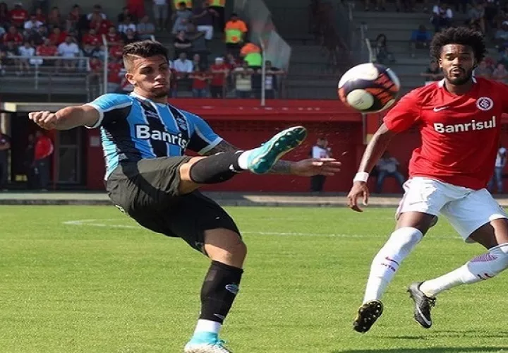 Ezequiel Esperón jugó en el Gremio de Brasil. Foto:@Esesperon