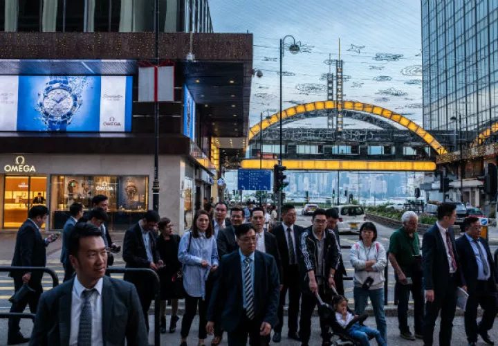 LinkedIn puede ser un vehículo para la desinformación y una plataforma ideal para el reclutamiento de espías, ya que muchos de sus 645 millones de usuarios buscan empleo. Foto/ Lam Yik Fei para The New York Times.