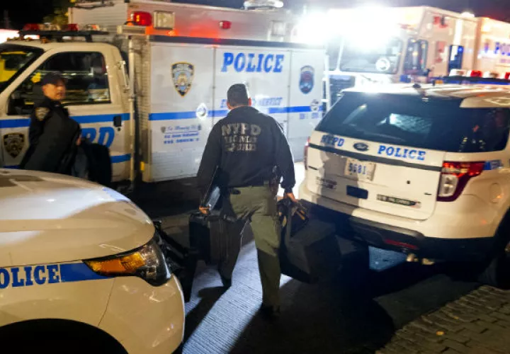 Un informe de un posible paquete sospechoso fue llamado al Centro Time Warner, en Nueva York, Estados Unidos. AP