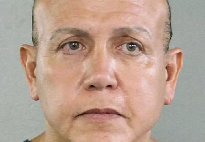 En esta foto sin fecha publicada por la oficina del alguacil del condado de Broward, se ve a Cesar Sayoc en una foto de reserva, en Miami. AP
