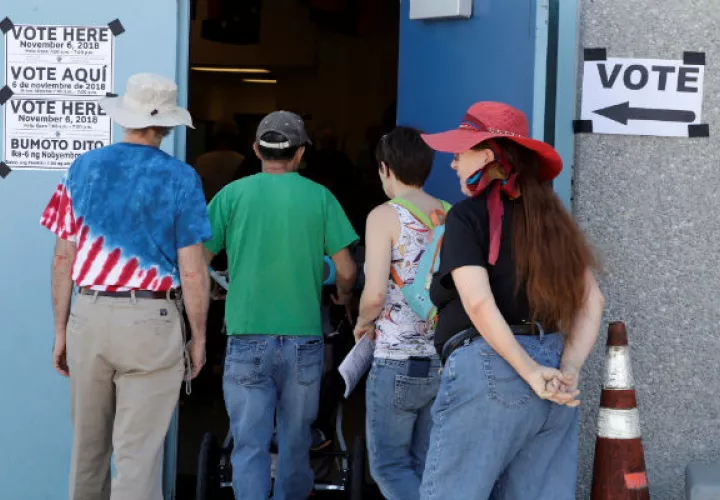  Personas hacen fila para votar en Las Vegas, Nevada (EE.UU.). Foto: EFE.