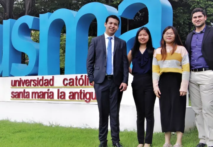 Participantes: Diego Ortega, Erika Zhong, Elisa Luo y Julio R. Solís. Cortesía