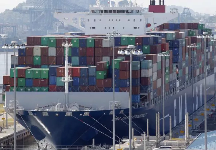 La balanza comercial de Panamá en general es negativa, ya que importa más y exporta menos. EFE