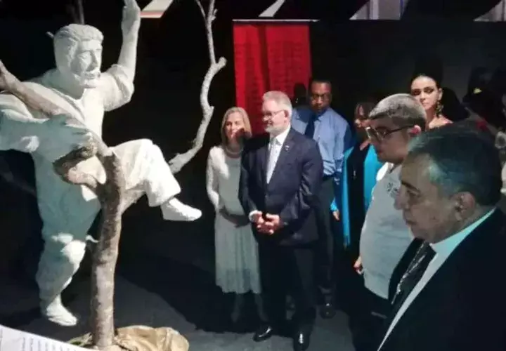 "El abrazo misericordioso. Una fuente de perdón" en Albrook. Foto/@pacatolico 