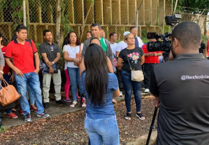 Los extrabajadores del hotel y casino Veneto salieron a las calles a solicitar el pago de sus prestaciones. Foto: Cortesía.
