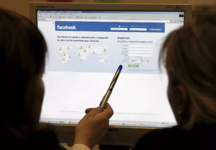 En un comunicado, el gigante de las redes sociales dijo que sus ingenieros encontraron el "problema de seguridad" .