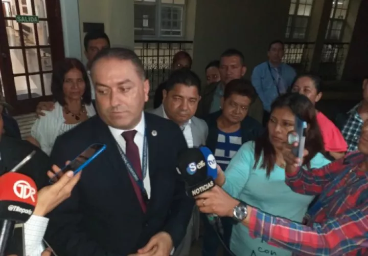 El abogado acusador, Amilcar Fuentes le dijo durante sus alegatos a Roberto Moreno Grajales que fue un cobarde, que mató a la profesora quien no quería nada con él y luego la enterró en la propia finca de la familia. Foto/José Vásquez