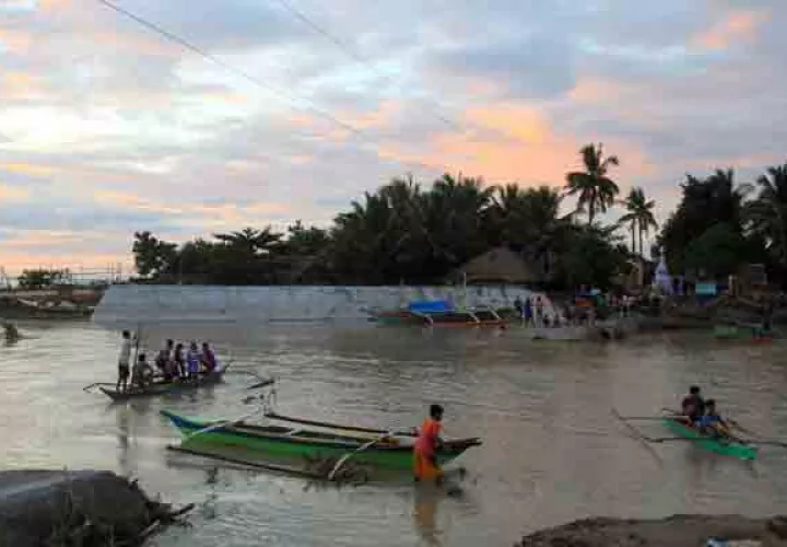 El número de víctimas "está pendiente de verificación", advirtió el NDRRMC en su último comunicado. FOTO/AP