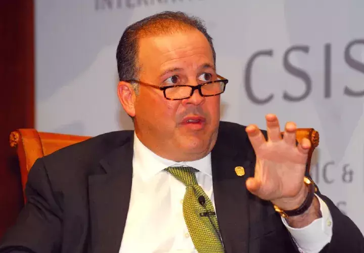 El gobierno de panamá, a través del embajador en estados Unidos, contrató al bufete norteamericano Foley Hoag LLP para tramitar la extradición del exmandatario de Panamá, Ricardo Martinelli.