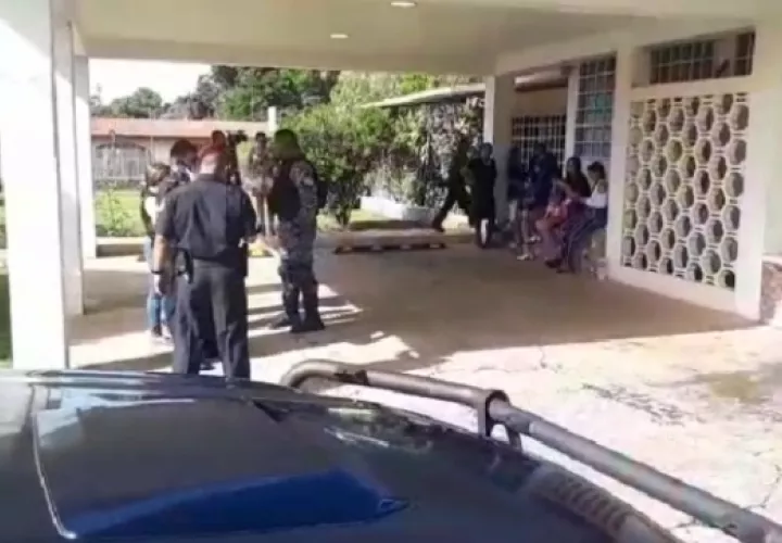 El fiscal señala que la institución no tiene guardia de seguridad, pero si tiene cámaras de video vigilancia.. Foto/José Vásquez