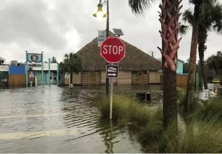 El río St. Marks se desborda en la ciudad de St. Marks, Florida, antes del huracán Michael. AP