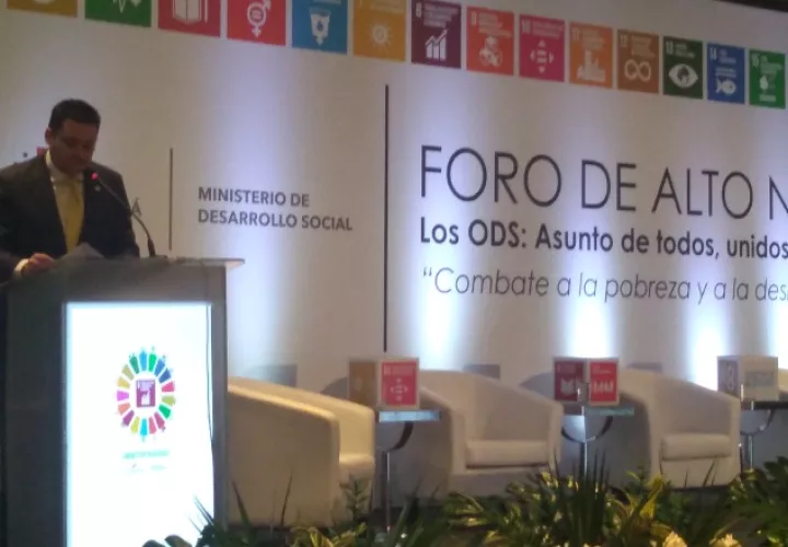 Participan en foro sobre los ODS. Foto de cortesía 