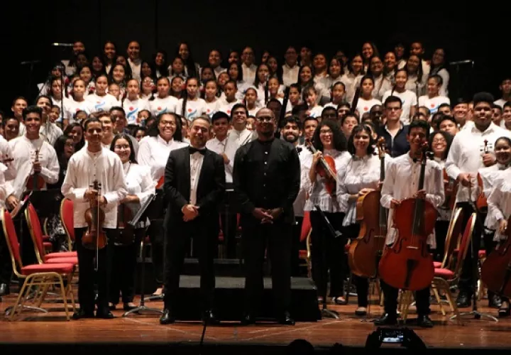 Muy aplaudidos estuvieron durante ambos conciertos de cierre del Tercer Campamento de Canto Coral y Práctica Orquestal. Foto: MiCultura 