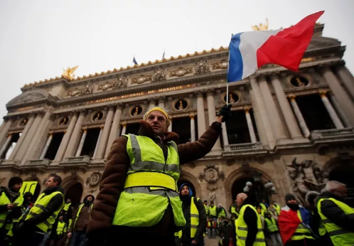 A la espera de los datos definitivos del Ministerio del Interior, en toda Francia hubo a media jornada 33.500 manifestantes, y solo en París, 2.200, frente a los 77.000 y 10.000, respectivamente, de hace siete días.