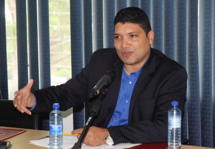 Gabriel "Panky" Soto fue superado en las pasadas elecciones por Yesenia "La Niña" Rodríguez.
