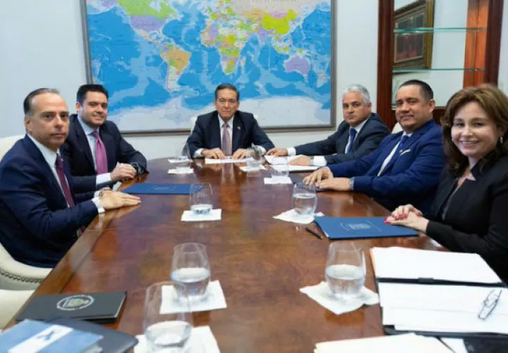 Se estableció que a partir de este encuentro se van a realizar reuniones periódicas de coordinación con el fin de lograr el objetivo de salir de la lista gris. Foto/Cortesía