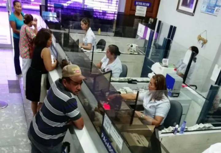 Ganadores recibieron su premio por 1 millón 4 mil dólares libre de impuesto.