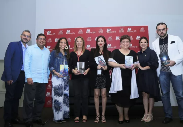 Momentos de la entrega de las obras. Cortesía/Inac