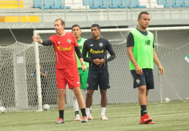 Gary Stempel tomó la selección tras la salida de Hernán “El Bolillo” Gómez. Foto Anayansi Gamez 