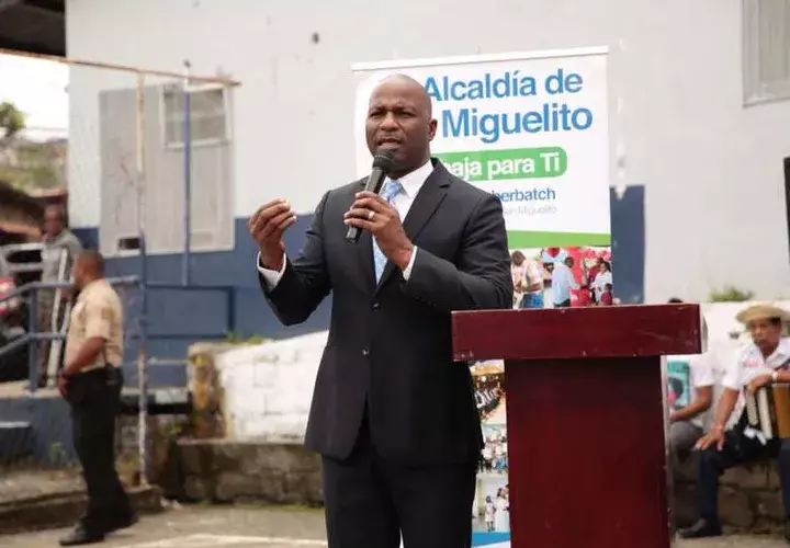 Gerald Cumberbatch recogió 9,765 firmas para avalar su candidatura independiente. 
