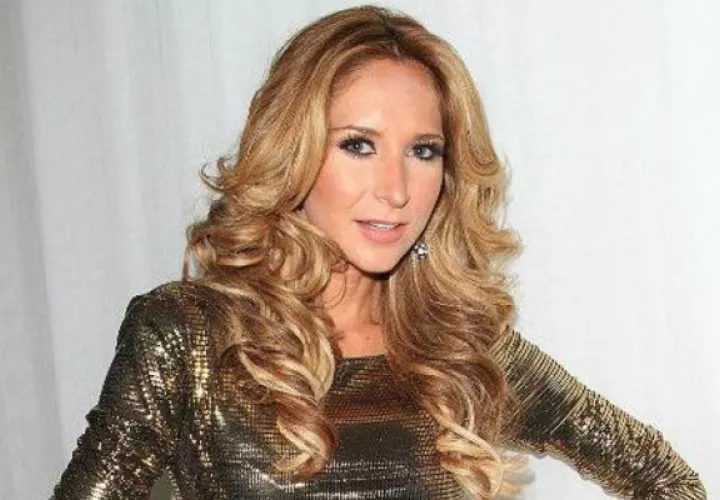 No quiere que  Irina  Baeva este cerca de sus hijas. 