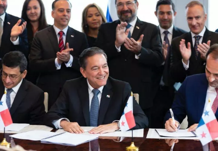 Producto de la gira de trabajo, Cortizo Cohen, firmó con el Citibank el compromiso de 2 mil millones de dólares en bonos.