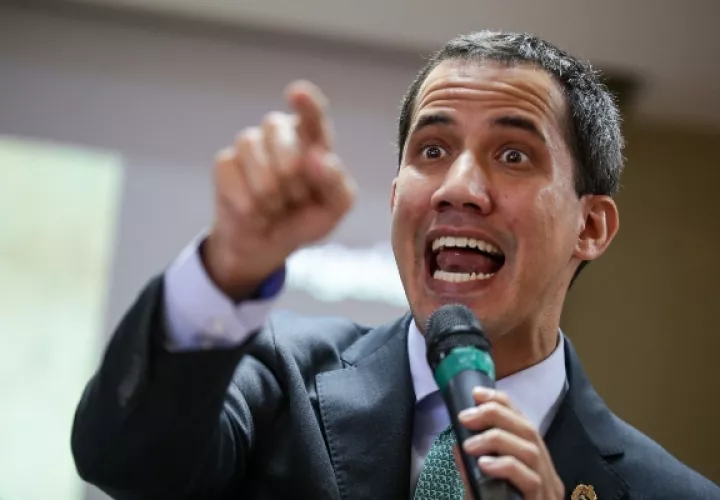 Juan  Guaidó dijo que para dar con las coordenadas de campamentos guerrilleros se aliará "con el mundo democrático" y usará "todas las relaciones y posibilidades de inteligencia", sin ofrecer más detalles. FOTO/EFE