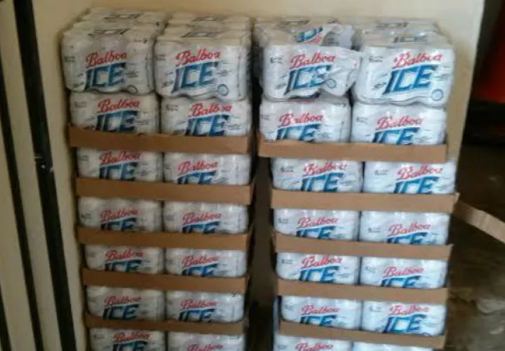 Cajas de cervezas decomisadas. Foto: Elena Valdez 