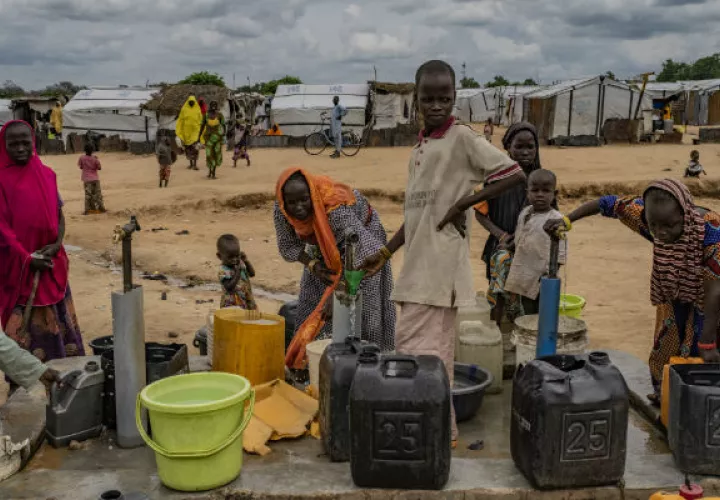 La aldea de Konduga es sede de un campamento para decenas de miles que huyen de la guerra con Boko Haram. Foto/ Laura Boushnak para The New York Times.