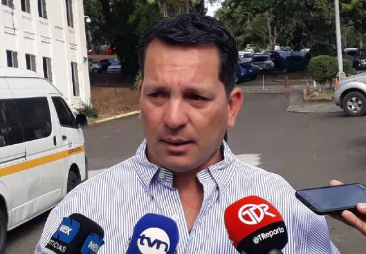 Guillermo Ferrufino aspira a una curul en el circuito 8-7. Víctor Arosemena