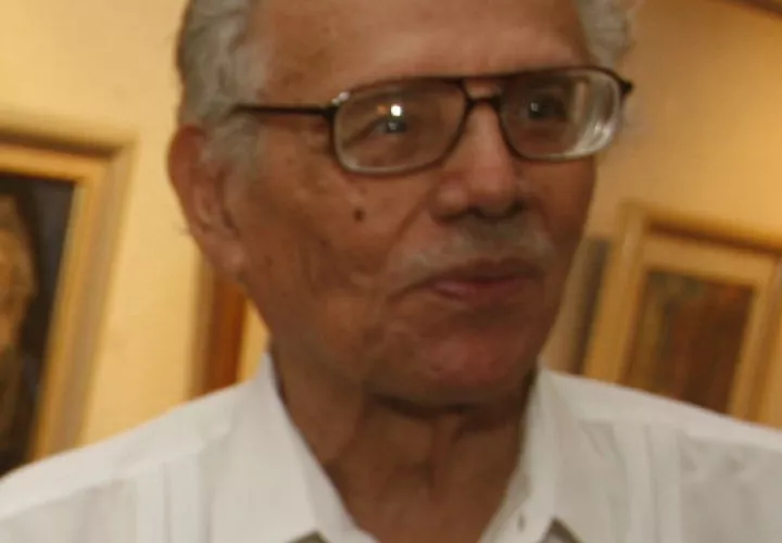 Guillermo Sánchez-Borbón (Tristán Solarte). Académico de la Academia Panameña de la Lengua, escritor, periodista de opinión y humanista bocatoreño, galardonado con la condecoración Medalla 'Rogelio Sinán 2004. Foto: Archivo.