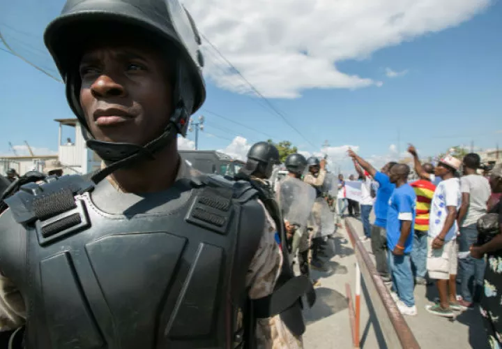 Tras la multitudinaria protesta del domingo pasado en contra de la corrupción en la que un sector de la oposición también exigió la renuncia del presidente Moise, la mayoría de la población ha optado por permanecer desde el lunes en sus casas.