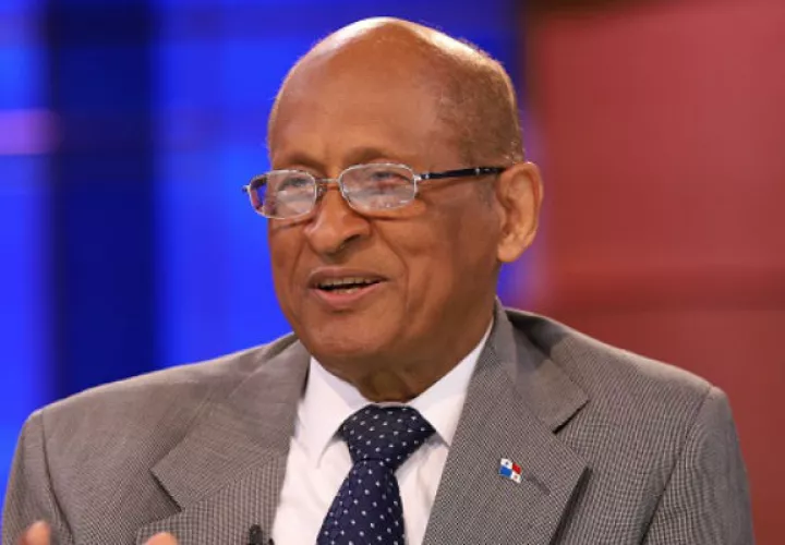 Ministro de Economía, Héctor Alexander.