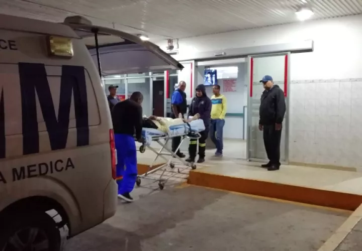 Geovaldo Ureña González de 38 años, fue traslado al Hospital Nicolás Solano para una intervención quirúrgica. Foto /Eric Montenegro