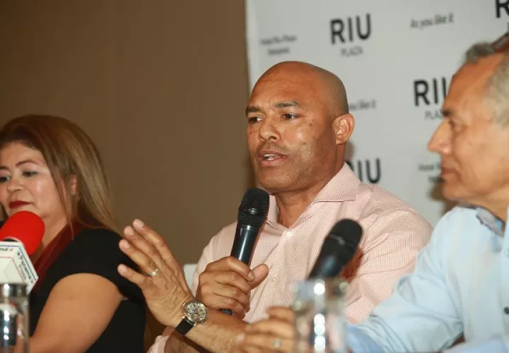 Mariano Rivera durante la conferencia. Foto: A/Gamez
