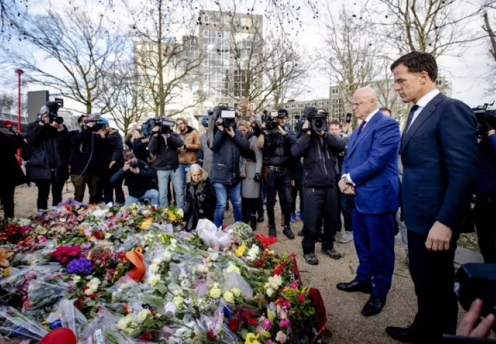 Este miércoles en Holanda se celebran elecciones locales, consideradas en cierto modo una prueba de fuego para Rutte, y hay expectación sobre cómo puede afectar este tiroteo a la intención de voto. FOTO/EFE