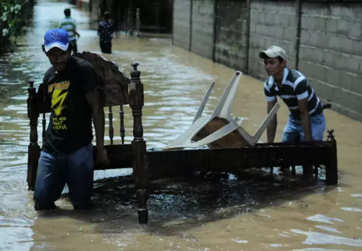 Hasta las 15.00 horas locales (21.00 GMT) eran pocas las familias afectadas por los crecidas de ríos en la región caribeña, donde la Copeco mantiene en "alerta amarilla".