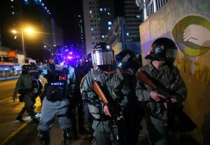 La ley, que busca facilitar a la Policía la identificación de los manifestantes, no ha tenido por el momento el efecto deseado.