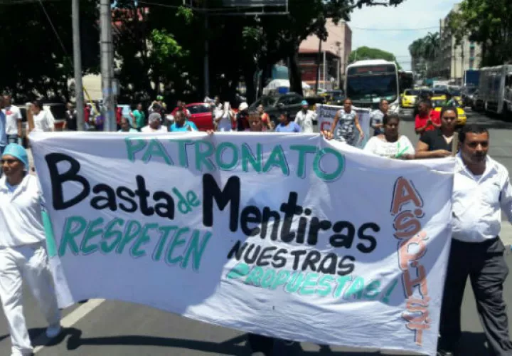 Más de mil trabajadores del Hospital Santo Tomás deciden irse a huelga. Foto: Panamá América.