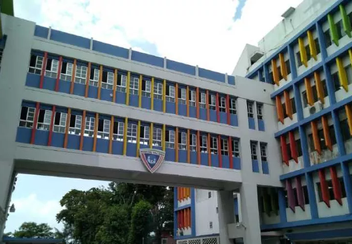 La fachada del Hospital del Niño se mantiene con colores vivos haciendo referencia  a la llegada y atención de niños al lugar. Foto: Panamá América