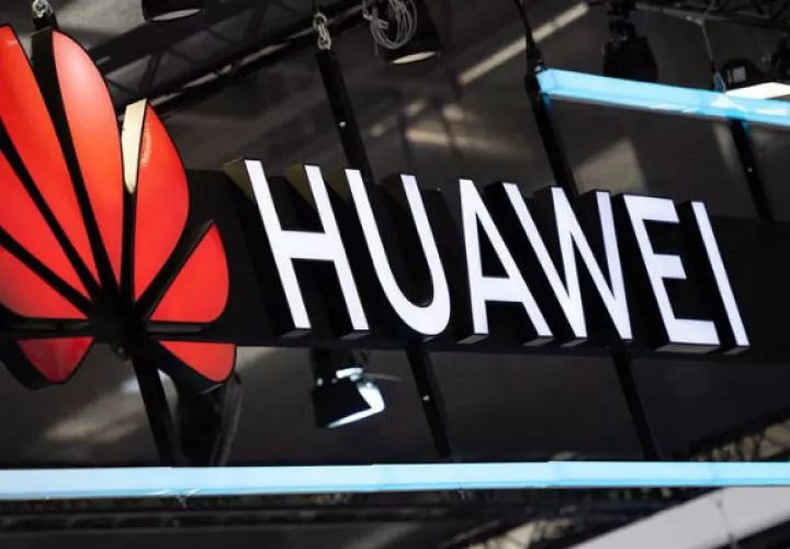 ACODECO sugirió a Huawei habilitar una línea de comunicación directa para que sus clientes puedan obtener respuestas a las inquietudes o dudas. Foto/Efe