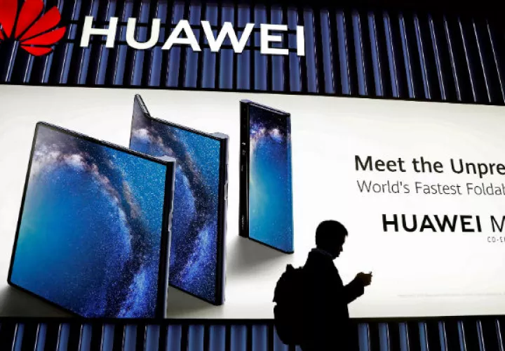 En Europa, Huawei es, con casi un 18 % de cuota de mercado, el tercer actor en liza por detrás de Samsung y Apple. Foto/Efe