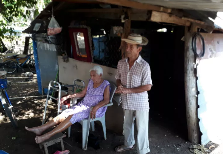  Viven en un improvisado refugio de zinc y madera. Foto. Thays Domínguez.