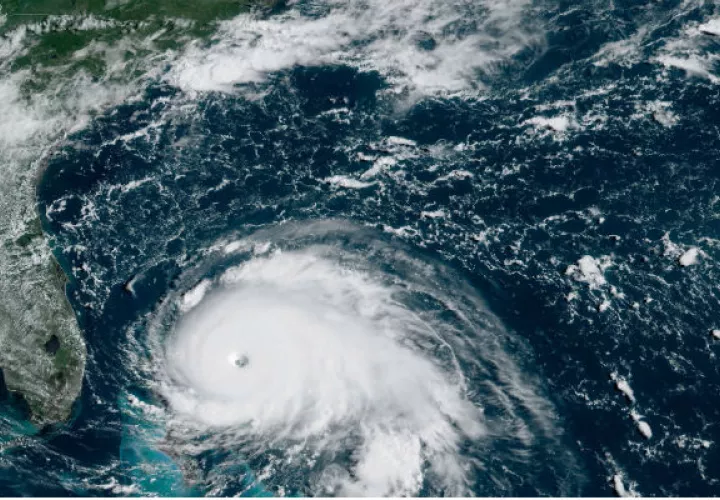 Se prevén además acumulaciones de agua de lluvia que podrían alcanzar las 30 pulgadas (76 centímetros) en zonas aisladas del noroeste de Bahamas.