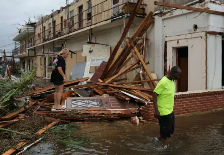 El director de la Agencia Federal de Gestión de Emergencias (FEMA), Brock Long, reconoció que Mexico Beach se había llevado la "peor parte".