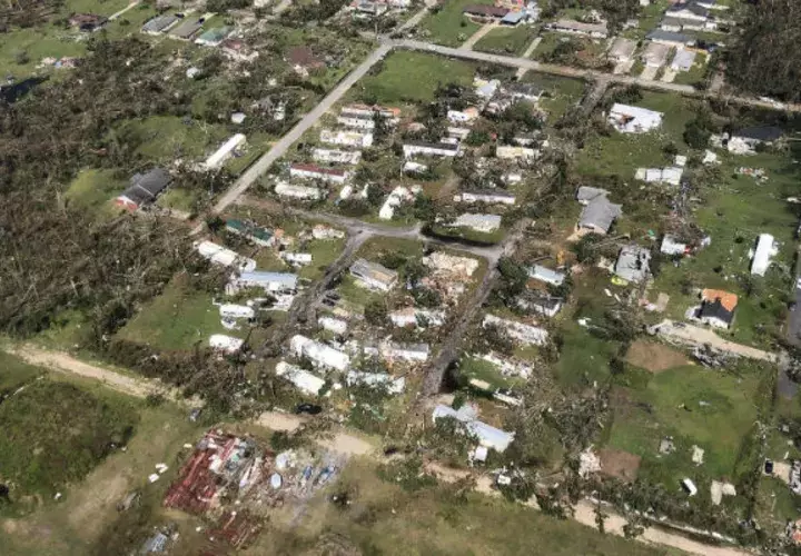 A pesar de que la tormenta ha bajado de intensidad y ya se aleja del suelo estadounidense, las autoridades advierten de que aún existe peligro.
