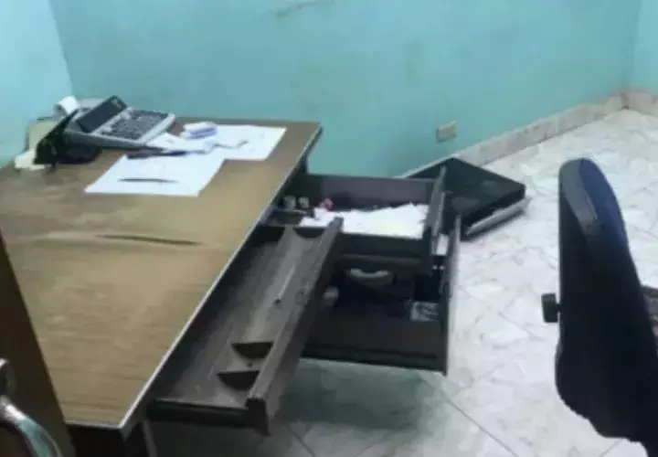 Delincuentes ingresan a oficinas del IDAAN. Foto/Panamá América
